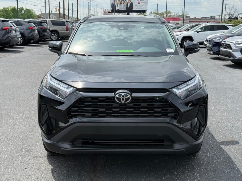 Toyota RAV4 Vehicle Image 09