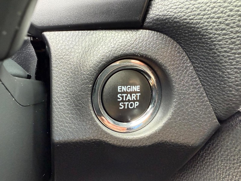 Toyota RAV4 Vehicle Image 15