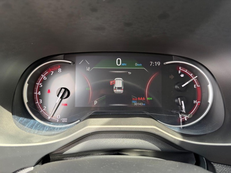 Toyota RAV4 Vehicle Image 21