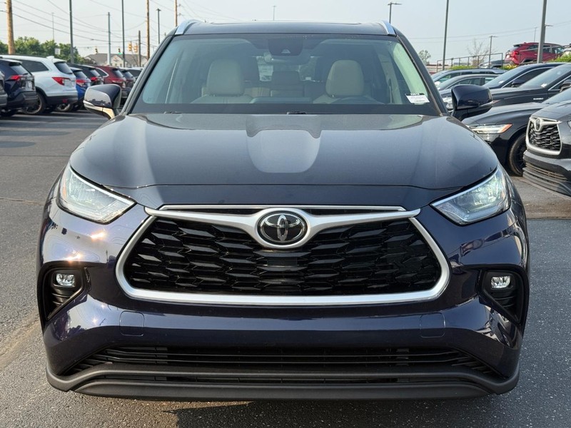 Toyota Highlander Vehicle Image 09