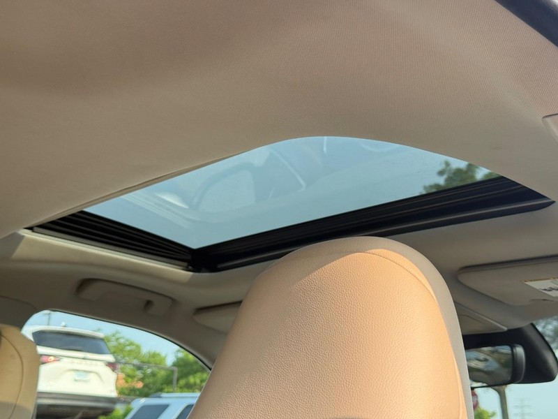 Toyota Highlander Vehicle Image 12