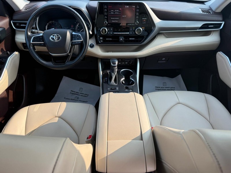 Toyota Highlander Vehicle Image 13
