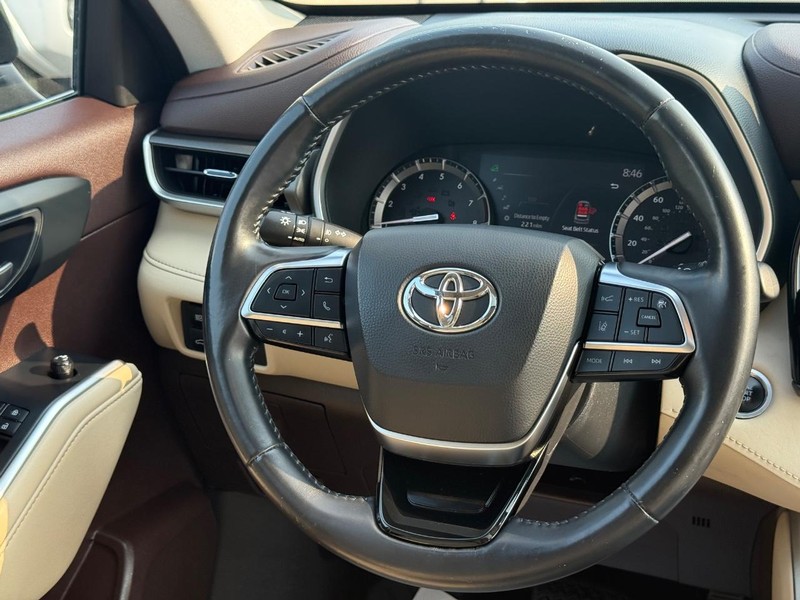 Toyota Highlander Vehicle Image 14