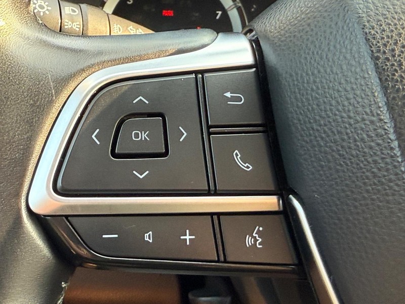 Toyota Highlander Vehicle Image 15