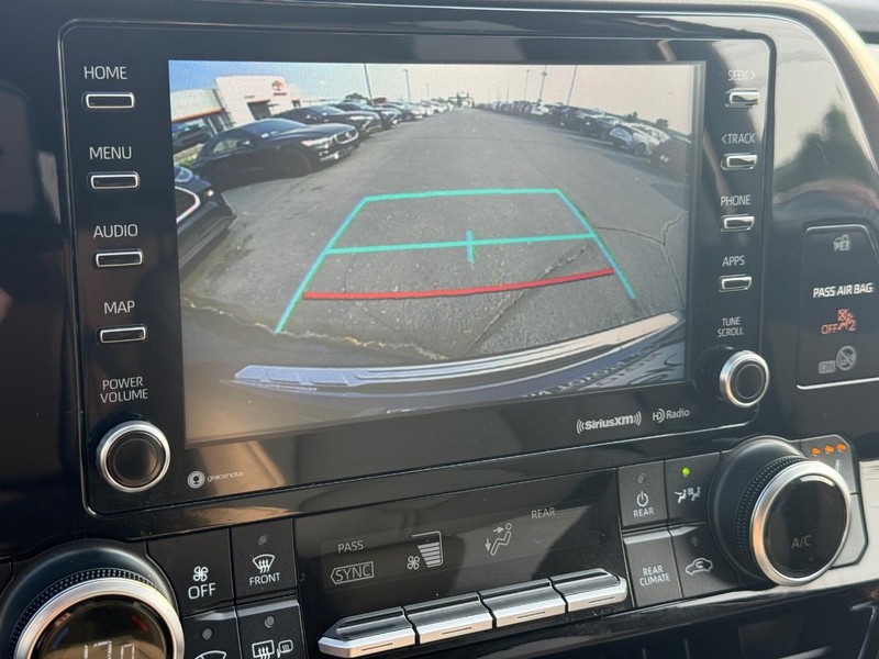 Toyota Highlander Vehicle Image 19