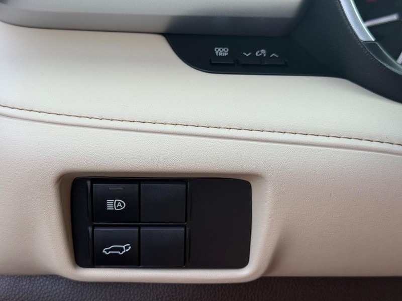 Toyota Highlander Vehicle Image 25