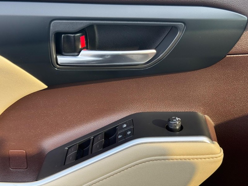 Toyota Highlander Vehicle Image 26