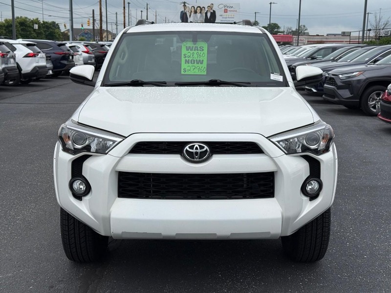 Toyota 4Runner Vehicle Image 09