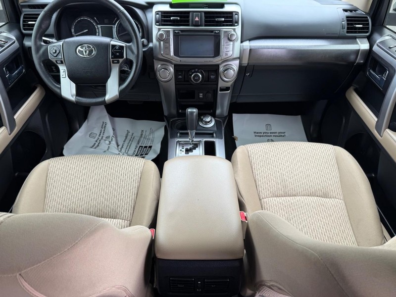 Toyota 4Runner Vehicle Image 11