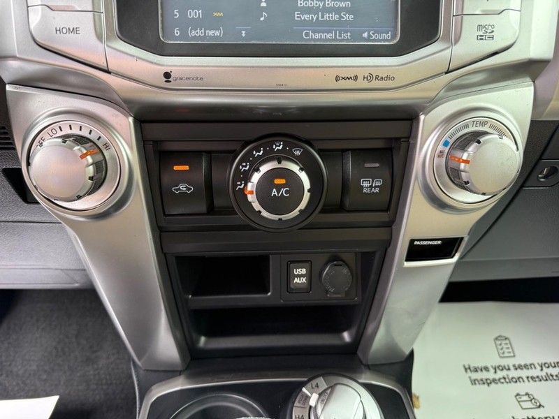 Toyota 4Runner Vehicle Image 17