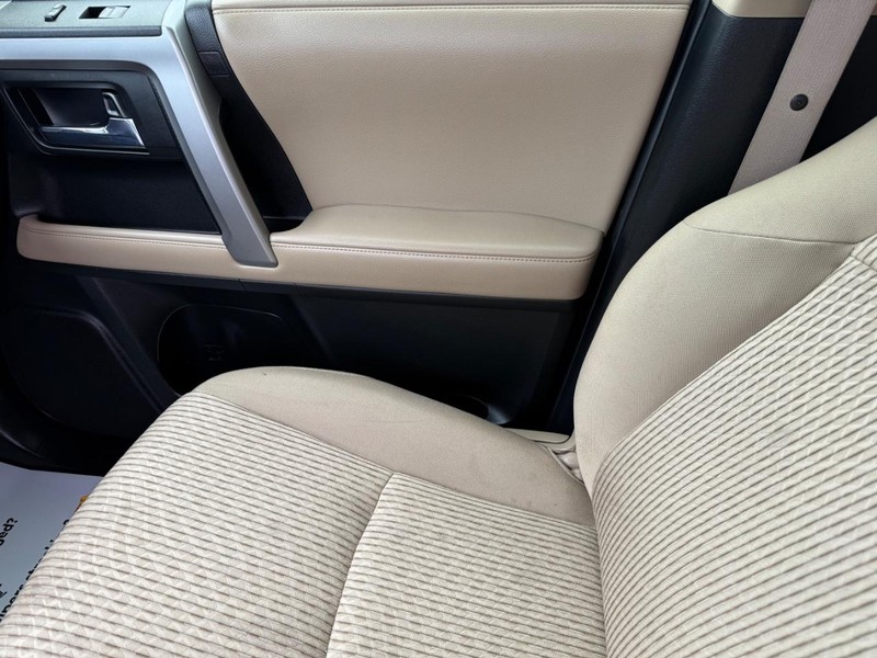 Toyota 4Runner Vehicle Image 19