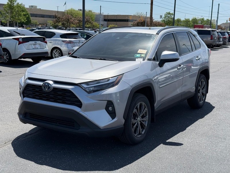 Toyota RAV4 Hybrid Vehicle Image 09