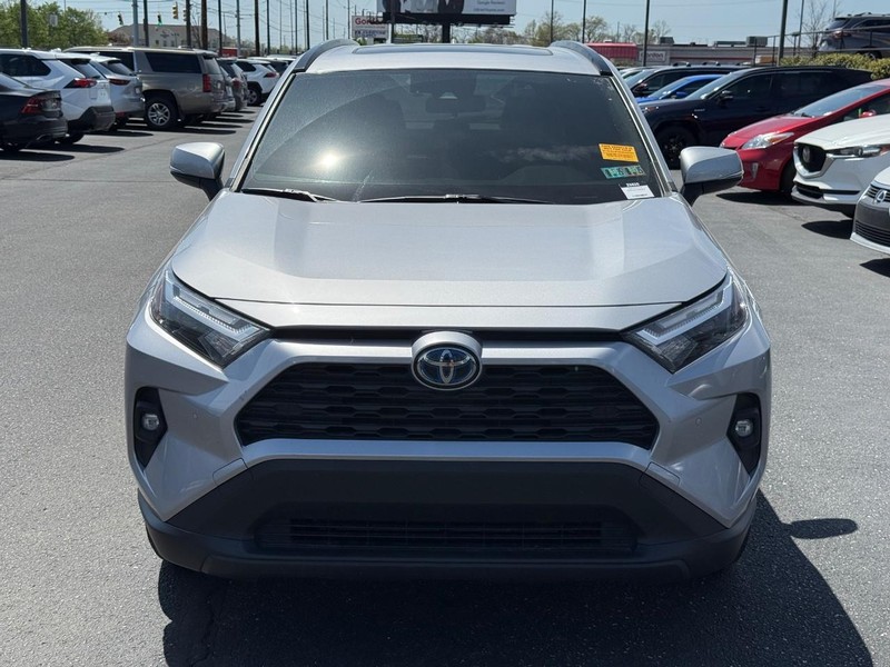Toyota RAV4 Hybrid Vehicle Image 10
