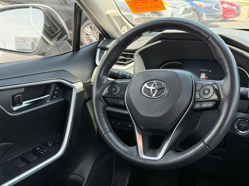 Toyota RAV4 Hybrid Vehicle Image 14