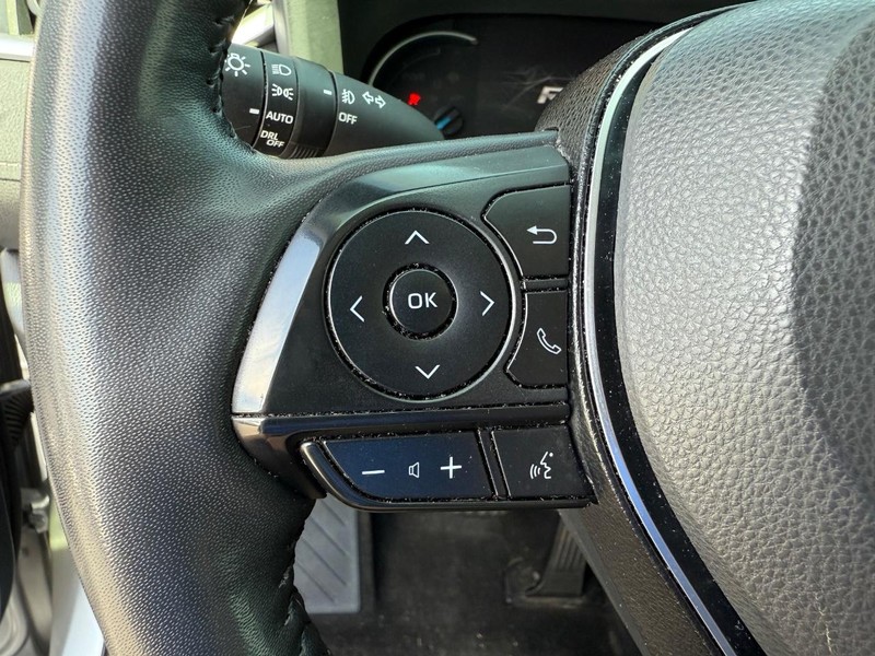 Toyota RAV4 Hybrid Vehicle Image 15