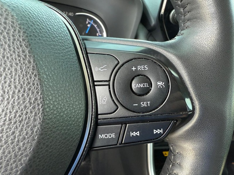 Toyota RAV4 Hybrid Vehicle Image 16