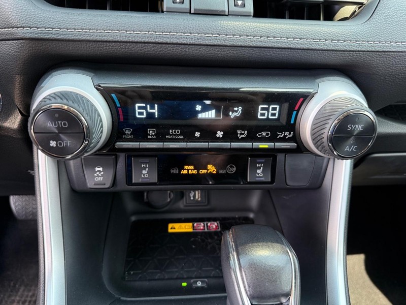 Toyota RAV4 Hybrid Vehicle Image 21