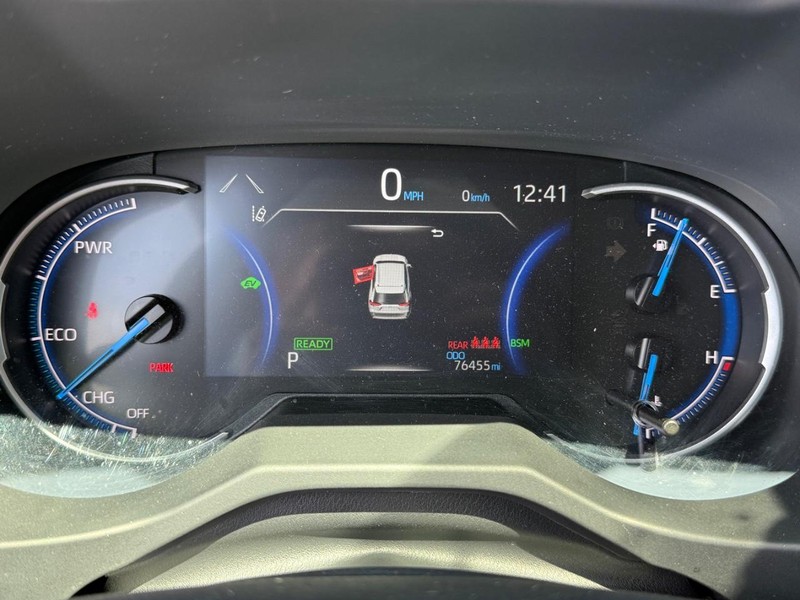 Toyota RAV4 Hybrid Vehicle Image 24