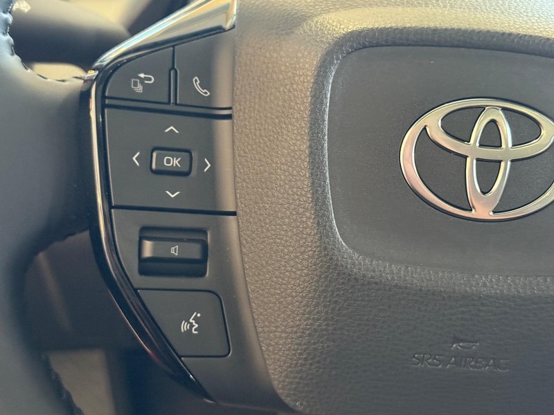 Toyota Prius Vehicle Image 09