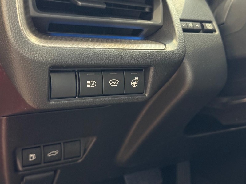 Toyota Prius Vehicle Image 16