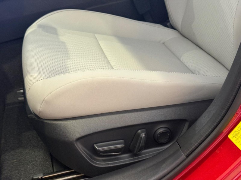 Toyota Prius Vehicle Image 19
