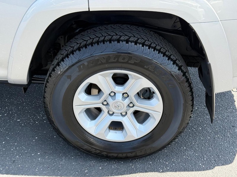 Toyota 4Runner Vehicle Image 06
