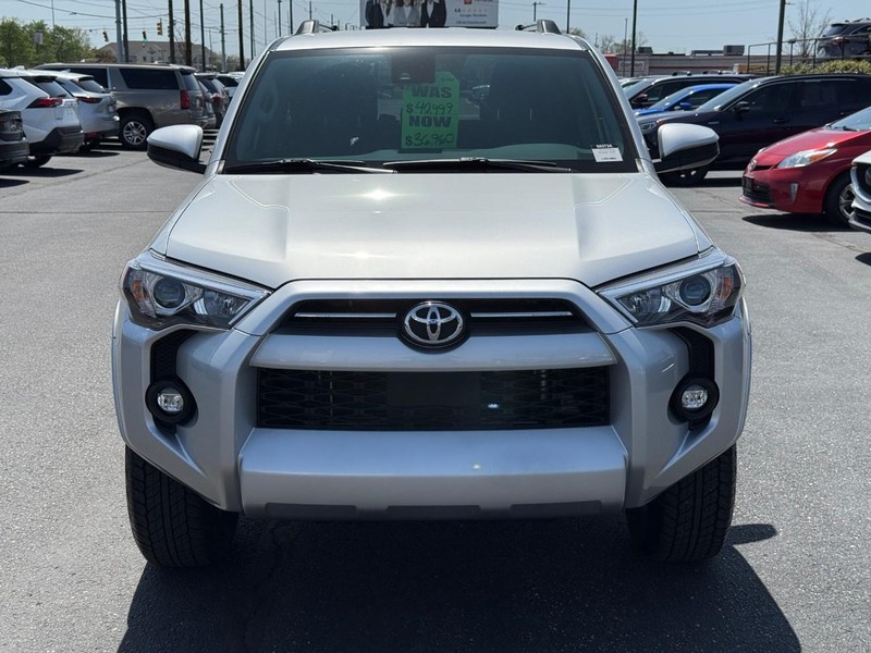 Toyota 4Runner Vehicle Image 09