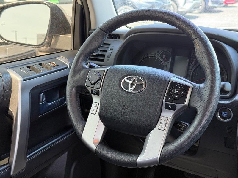 Toyota 4Runner Vehicle Image 12