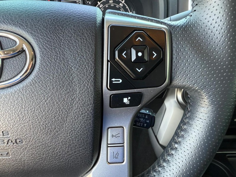 Toyota 4Runner Vehicle Image 14