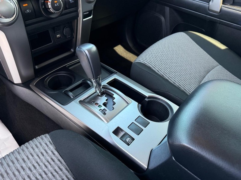 Toyota 4Runner Vehicle Image 19