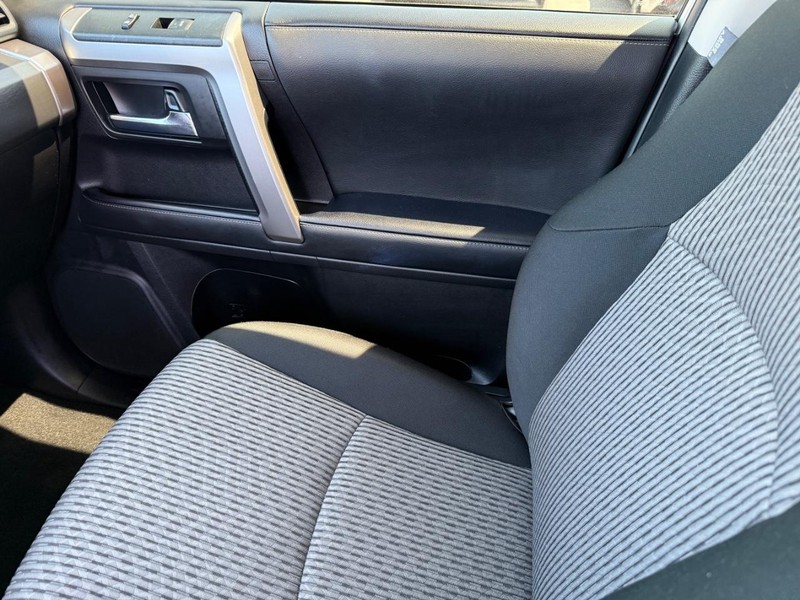 Toyota 4Runner Vehicle Image 20