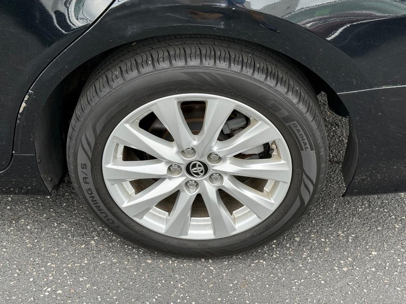 Toyota Camry Vehicle Image 06