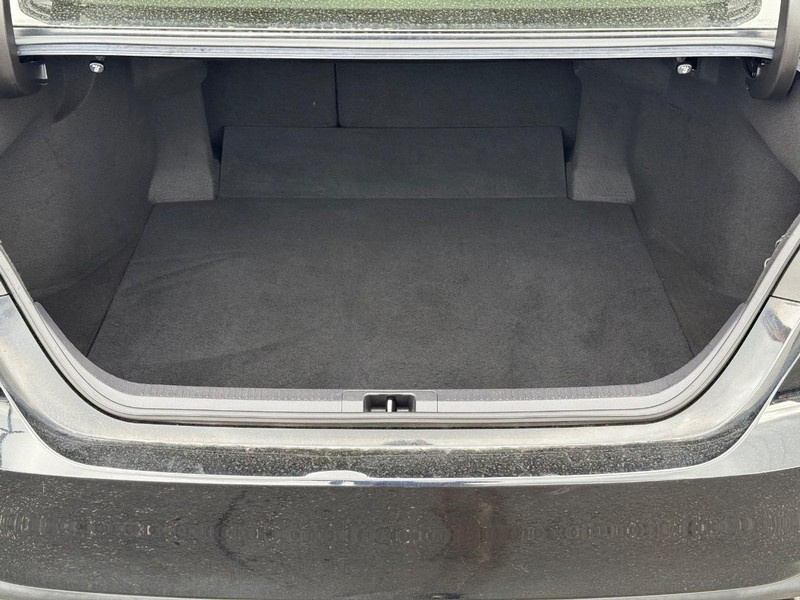 Toyota Camry Vehicle Image 07