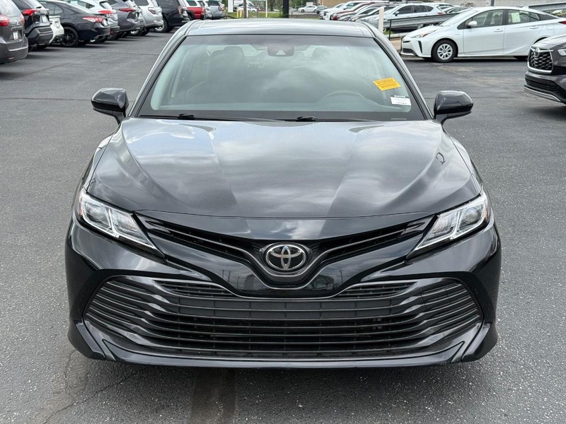 Toyota Camry Vehicle Image 09