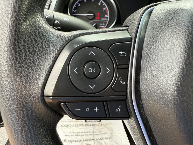 Toyota Camry Vehicle Image 13