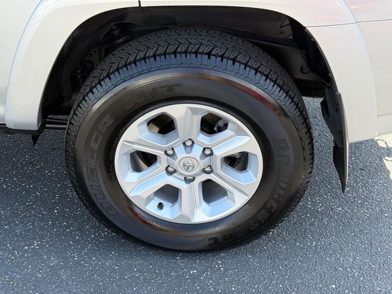 Toyota 4Runner Vehicle Image 06