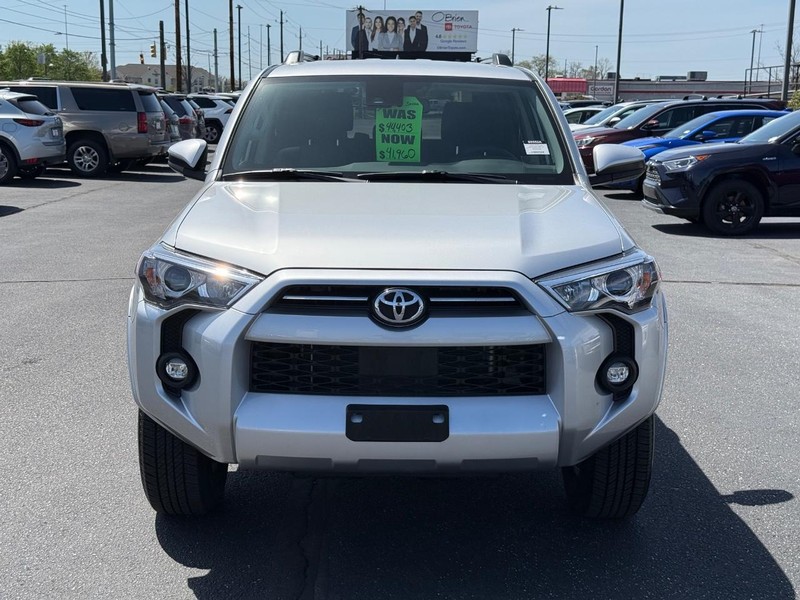 Toyota 4Runner Vehicle Image 09