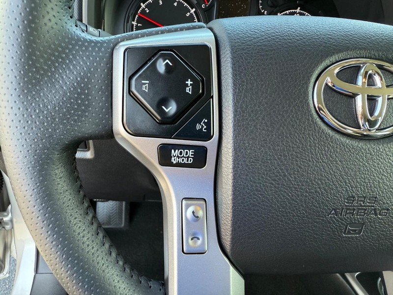 Toyota 4Runner Vehicle Image 13