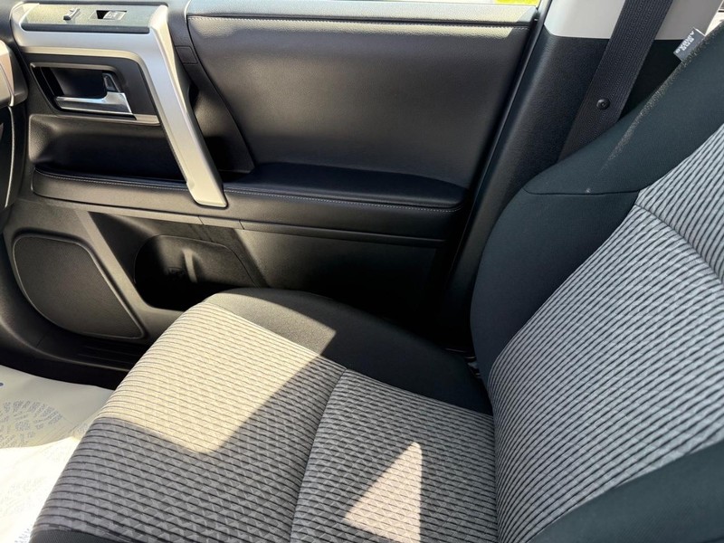Toyota 4Runner Vehicle Image 20