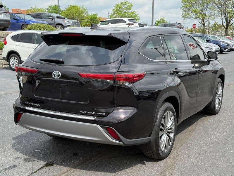 Toyota Highlander Vehicle Image 03