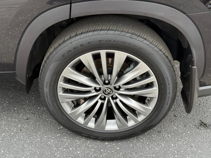 Toyota Highlander Vehicle Image 06