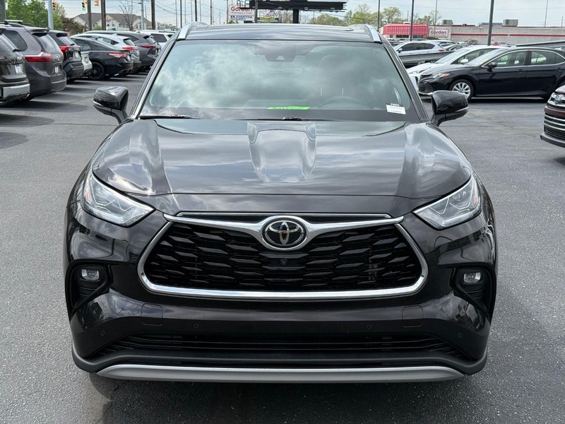Toyota Highlander Vehicle Image 10