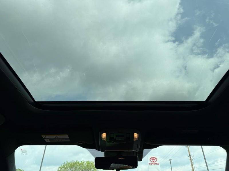Toyota Highlander Vehicle Image 13
