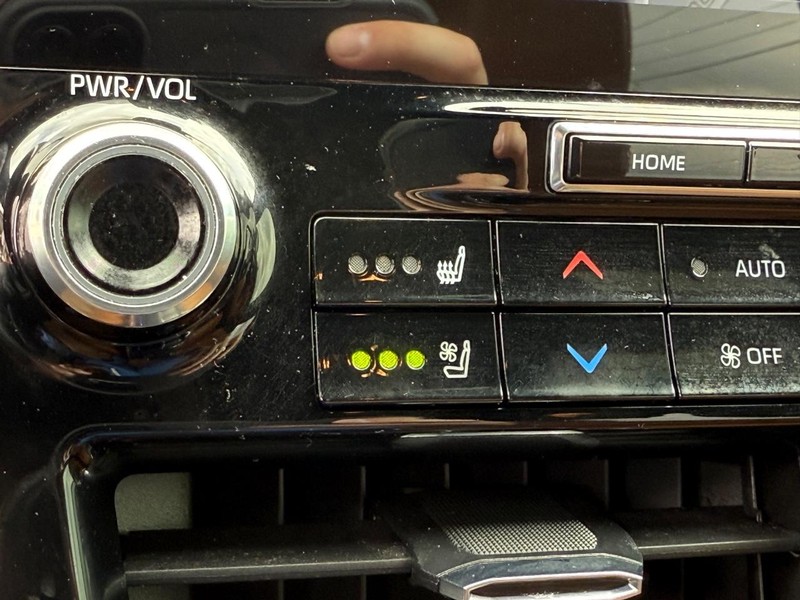 Toyota Highlander Vehicle Image 19