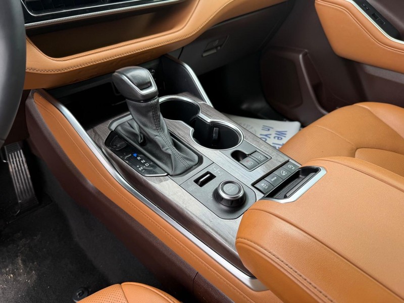 Toyota Highlander Vehicle Image 22
