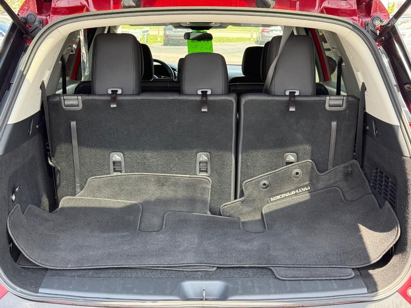 Nissan Pathfinder Vehicle Image 07