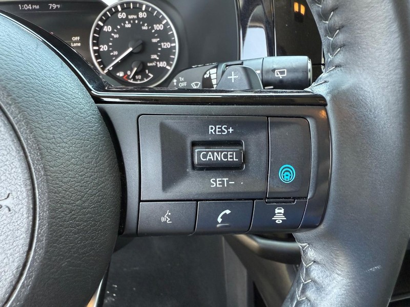 Nissan Pathfinder Vehicle Image 15