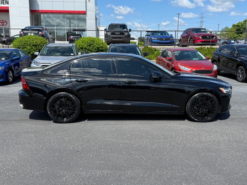 Volvo S60 Vehicle Image 02