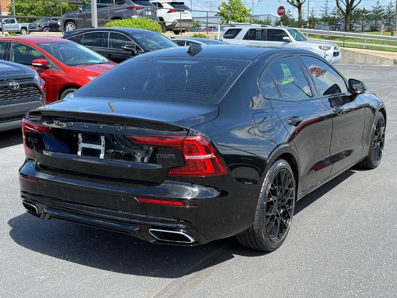 Volvo S60 Vehicle Image 03