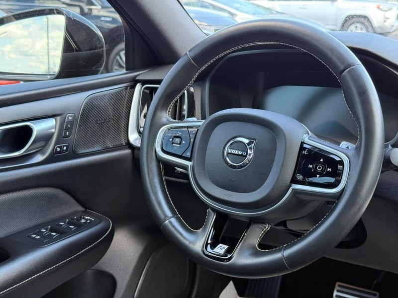 Volvo S60 Vehicle Image 13